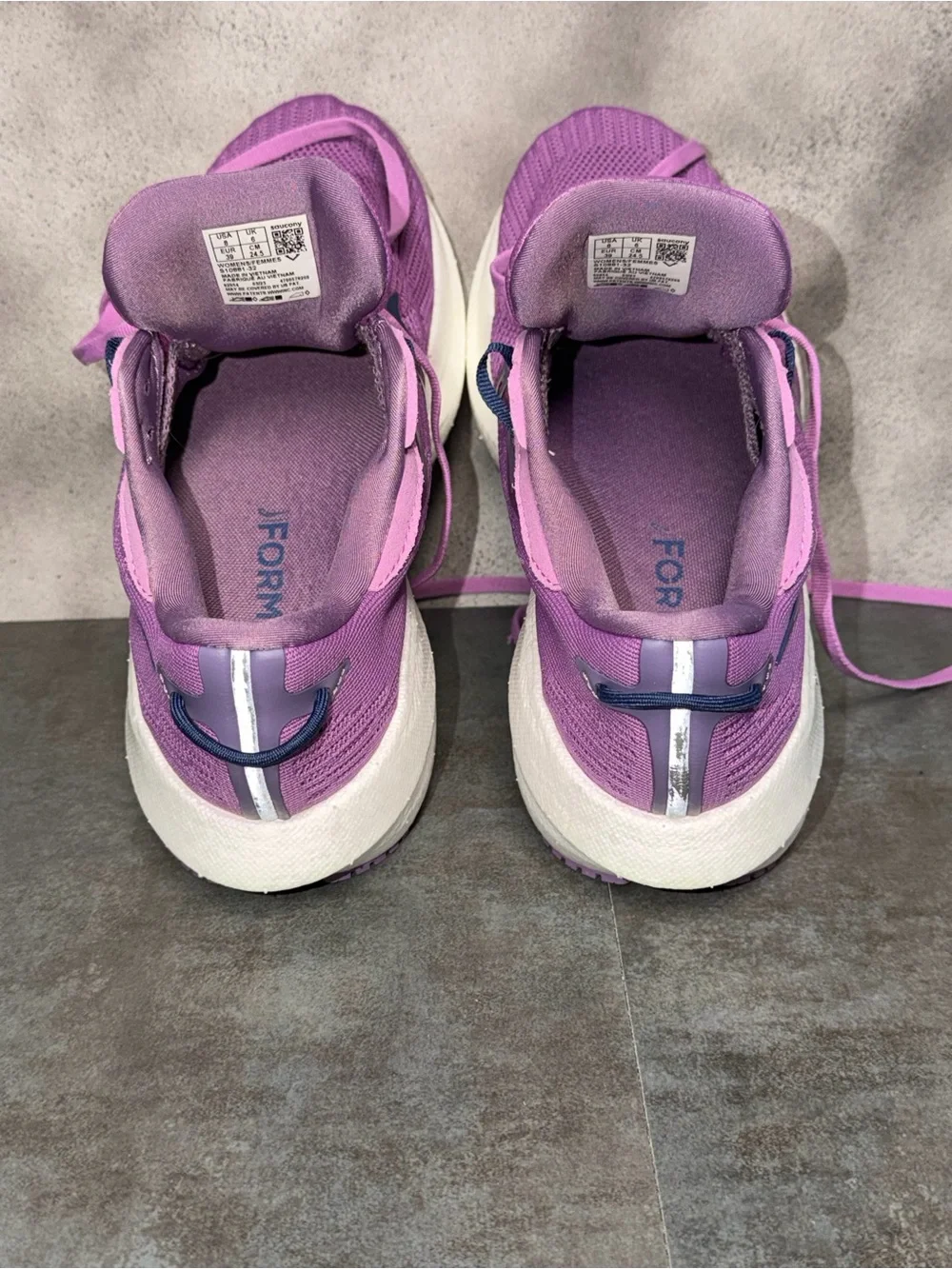 Saucony Triumph 21 Women's Purple Running Shoes S10881-32 Size 8